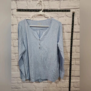 LL Bean blue, long-sleeved shirt henley-style buttoned neckline Medium Petite